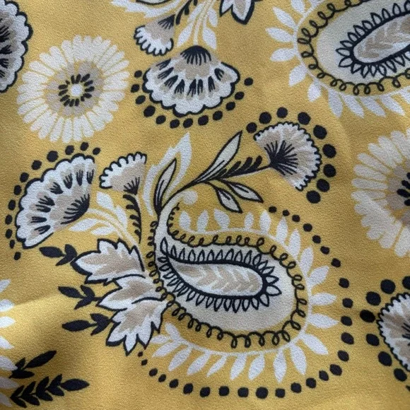 ❤️2/$15 or 3/$21❤️ Loft Paisley Strappy Cami Size Small - Picture 6 of 10